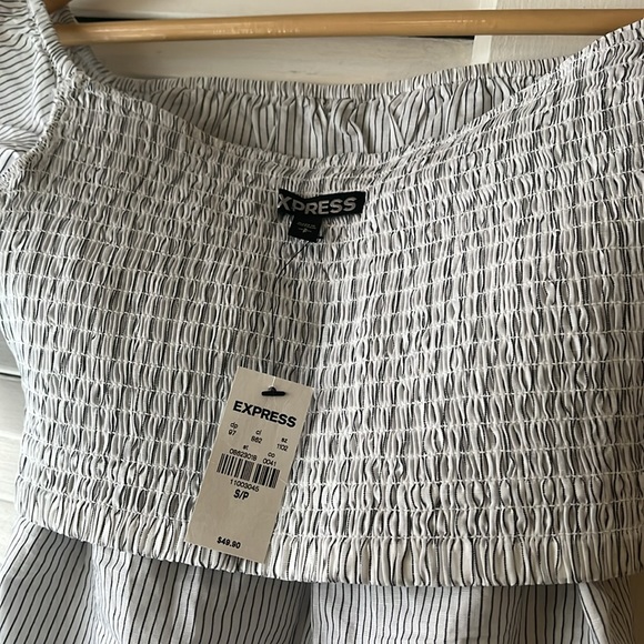 NWT Express Off the Shoulder Top - Stripe design - Size Small - Picture 5 of 5